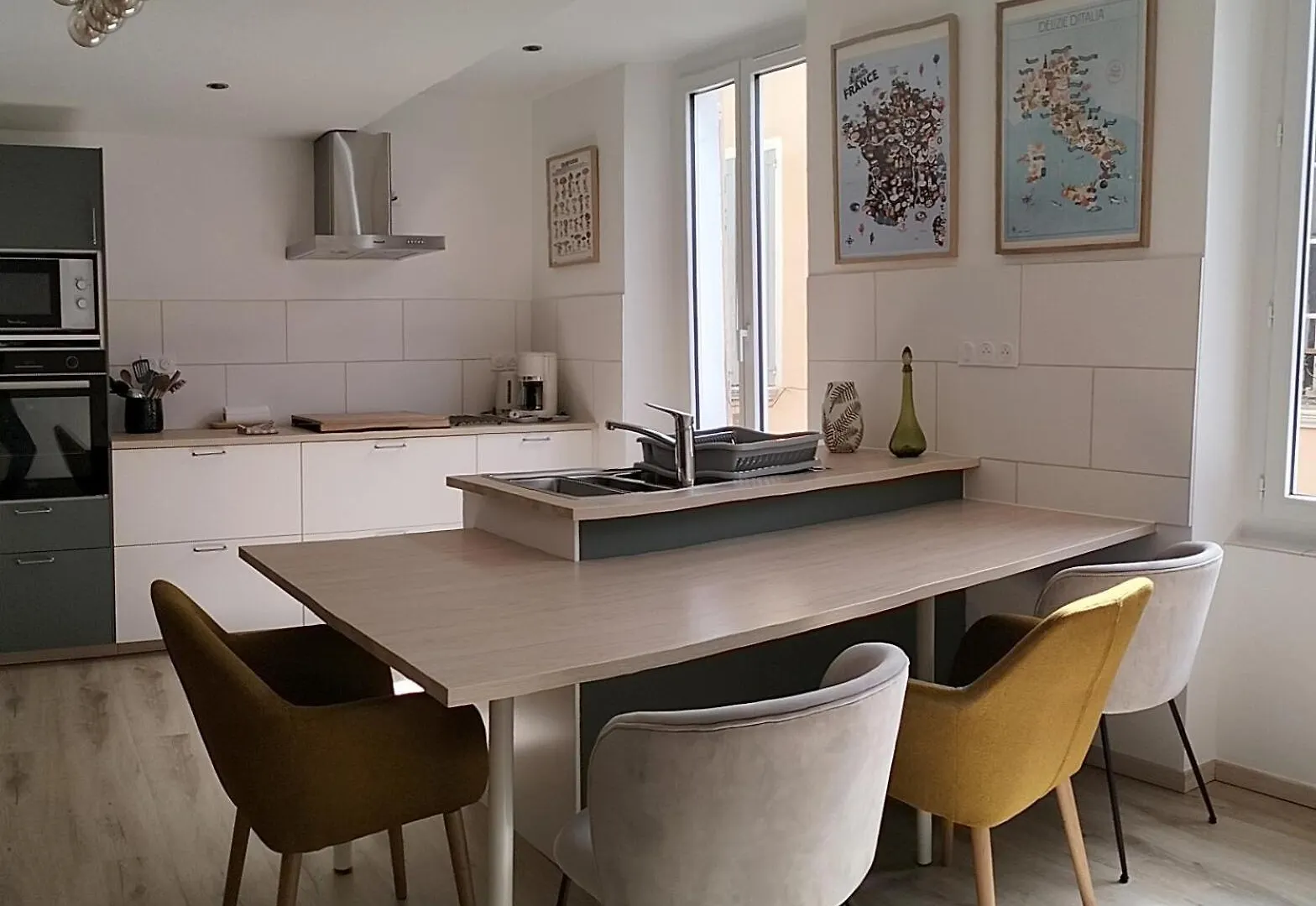La Provence Vous Attend***!!! - 1Er Etage contacts